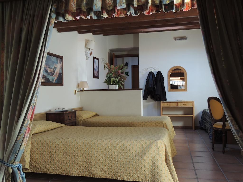 Country Relais I Due Laghi Villa Anguillara Sabazia Phòng bức ảnh