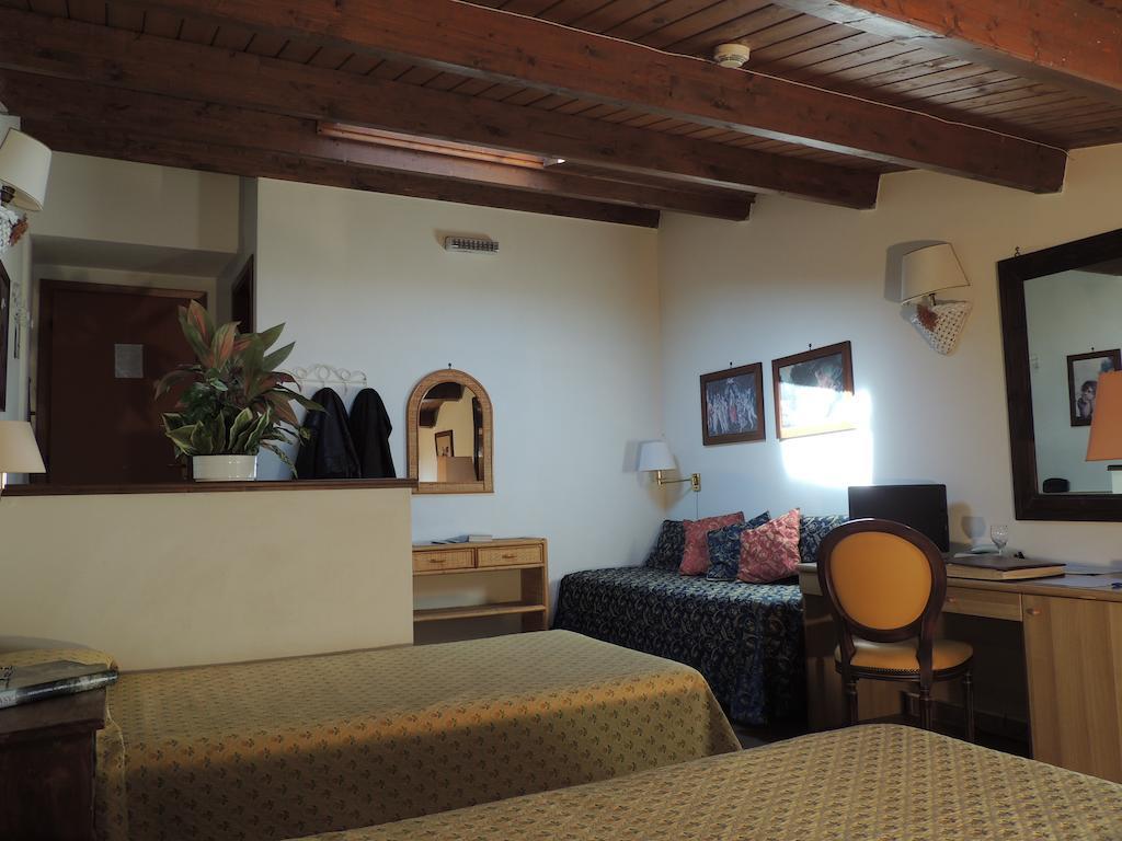 Country Relais I Due Laghi Villa Anguillara Sabazia Phòng bức ảnh
